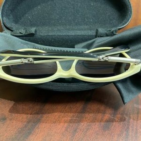 COPY - NWT Le Chic Polarized sunglass Black/Gray - Picture 6 of 8